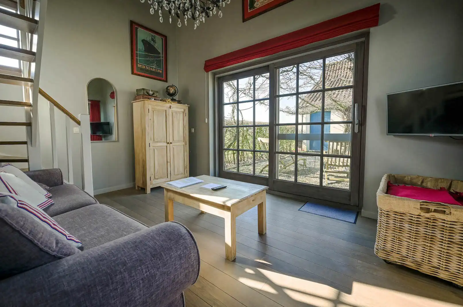 Idyllisch gelegen landgoed, voormalige hoeve, met karakterwoning, vakantieverblijf/boutique B & B met 6 vergunde kamers, parking en weide op circa 1 ha foto 17