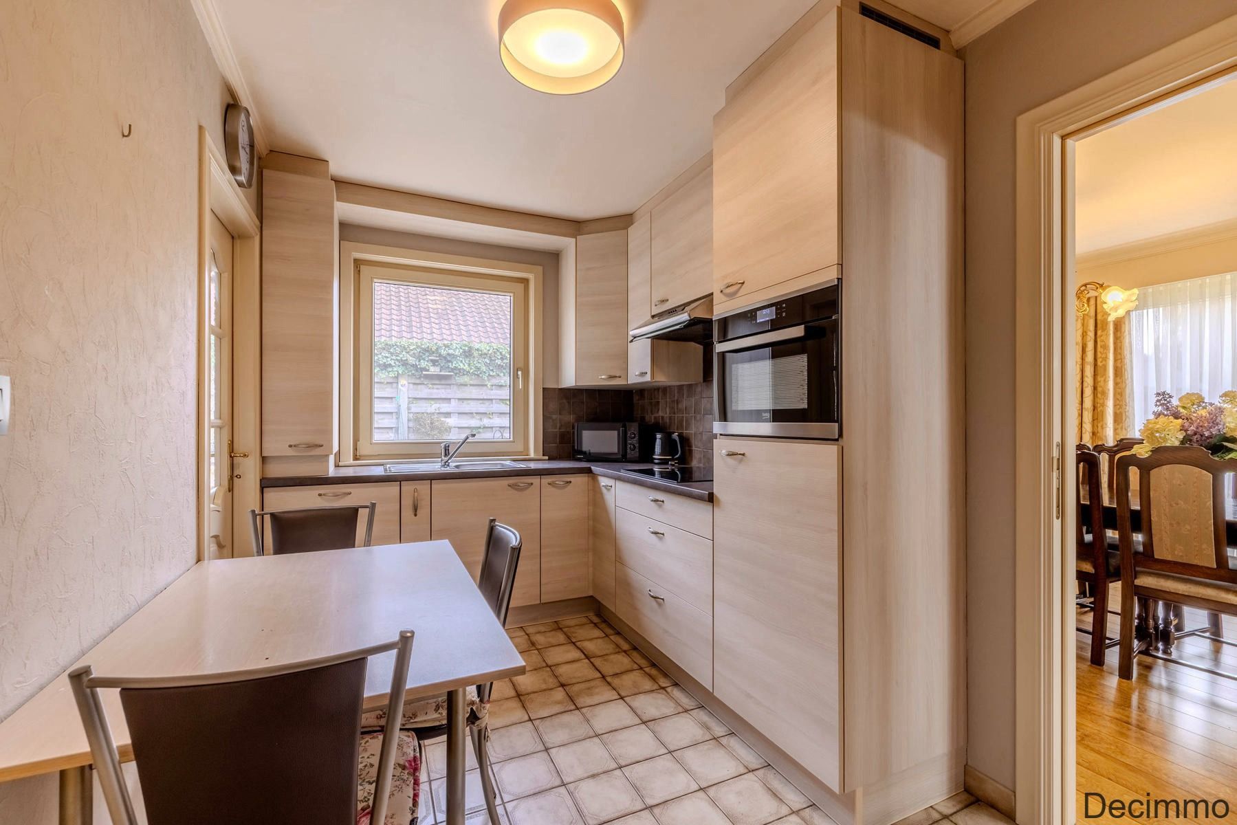 Rustig gelegen gelijkvloers landhuis op ca. 801 m² grond foto 10