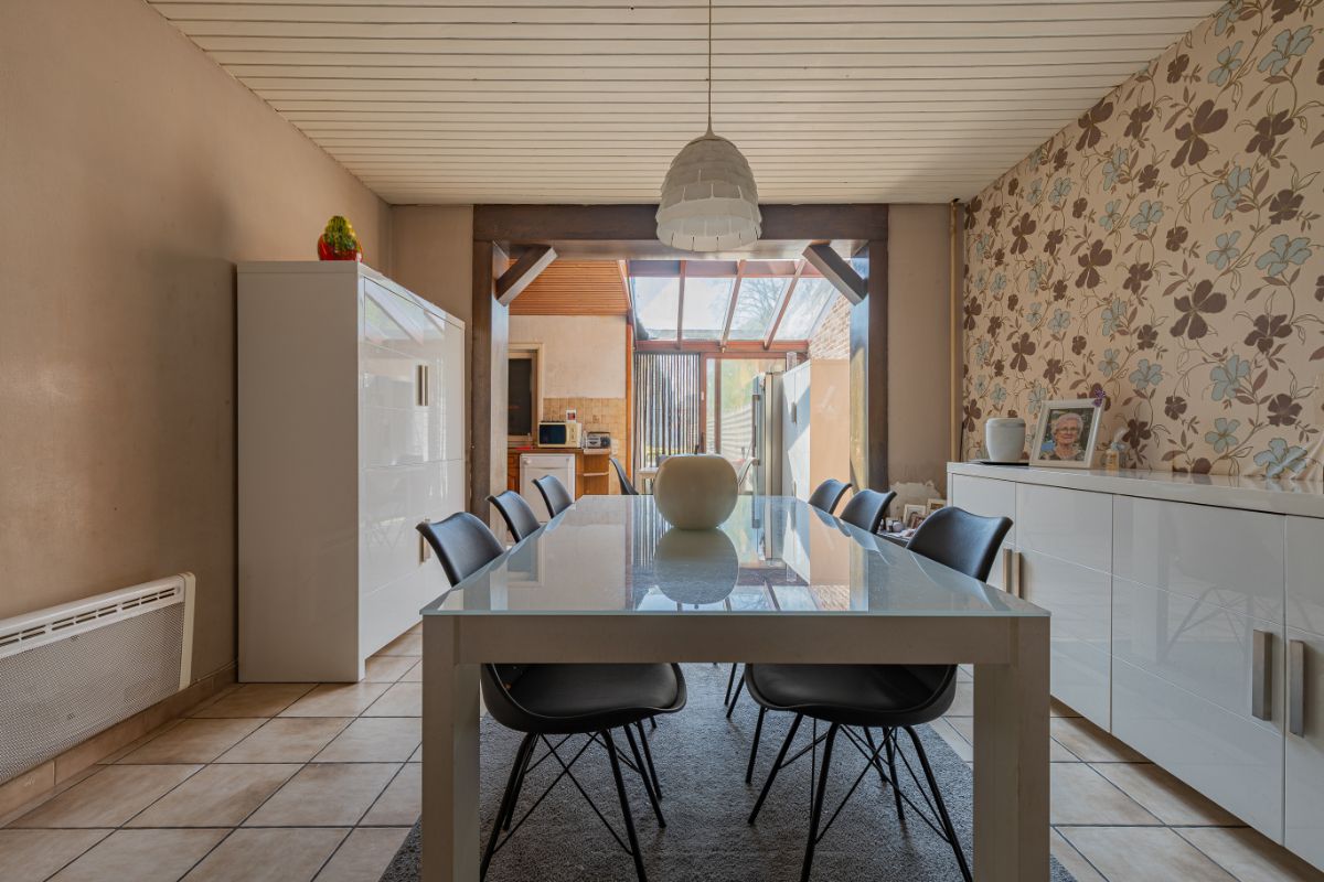 Ruime renovatiewoning met tuin foto 4