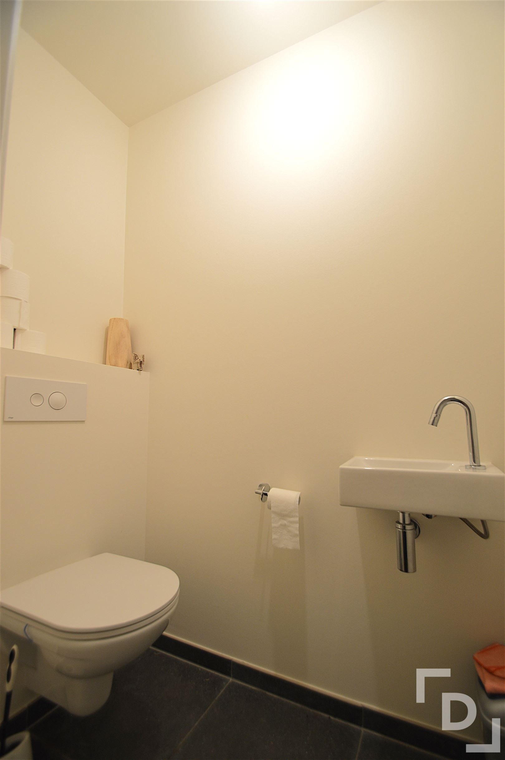 Gelijkvloers appartement met parkeerplaats foto 10