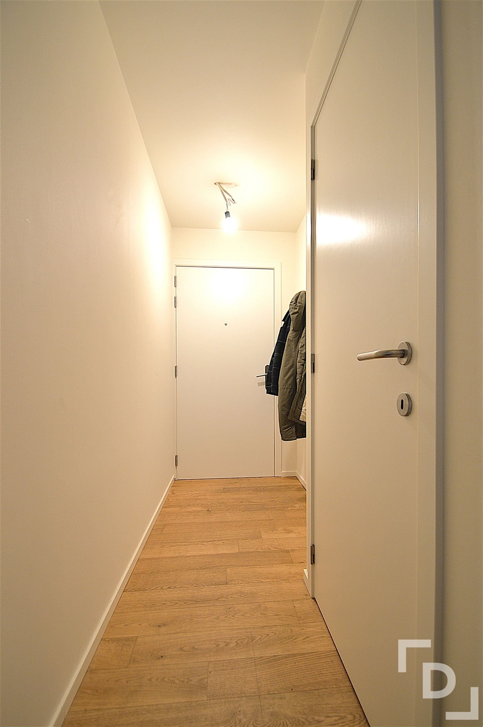 Gelijkvloers appartement met tuintje. foto 10