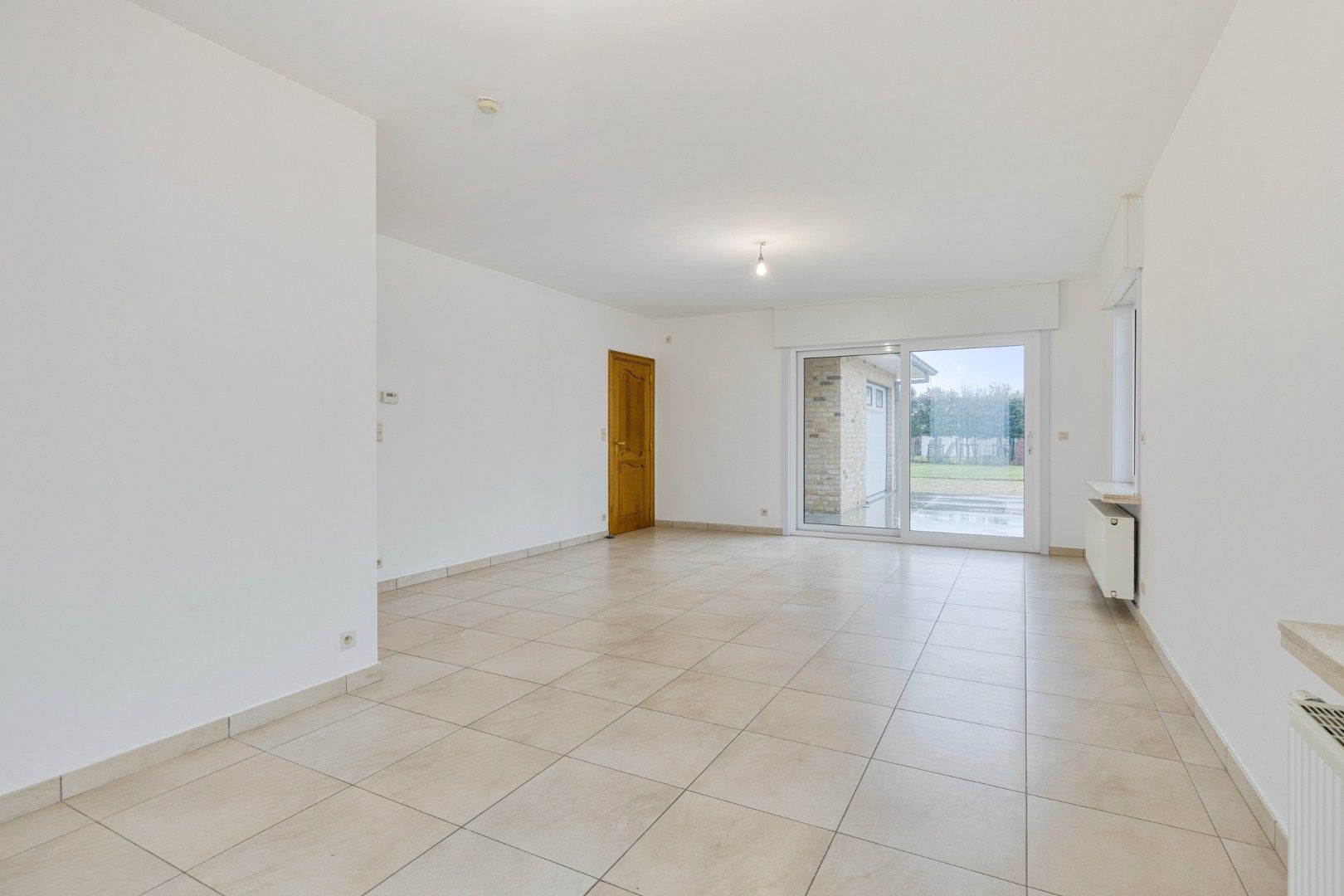 Zeer degelijke villa op 947 m² in het centrum van Rekkem! foto 3