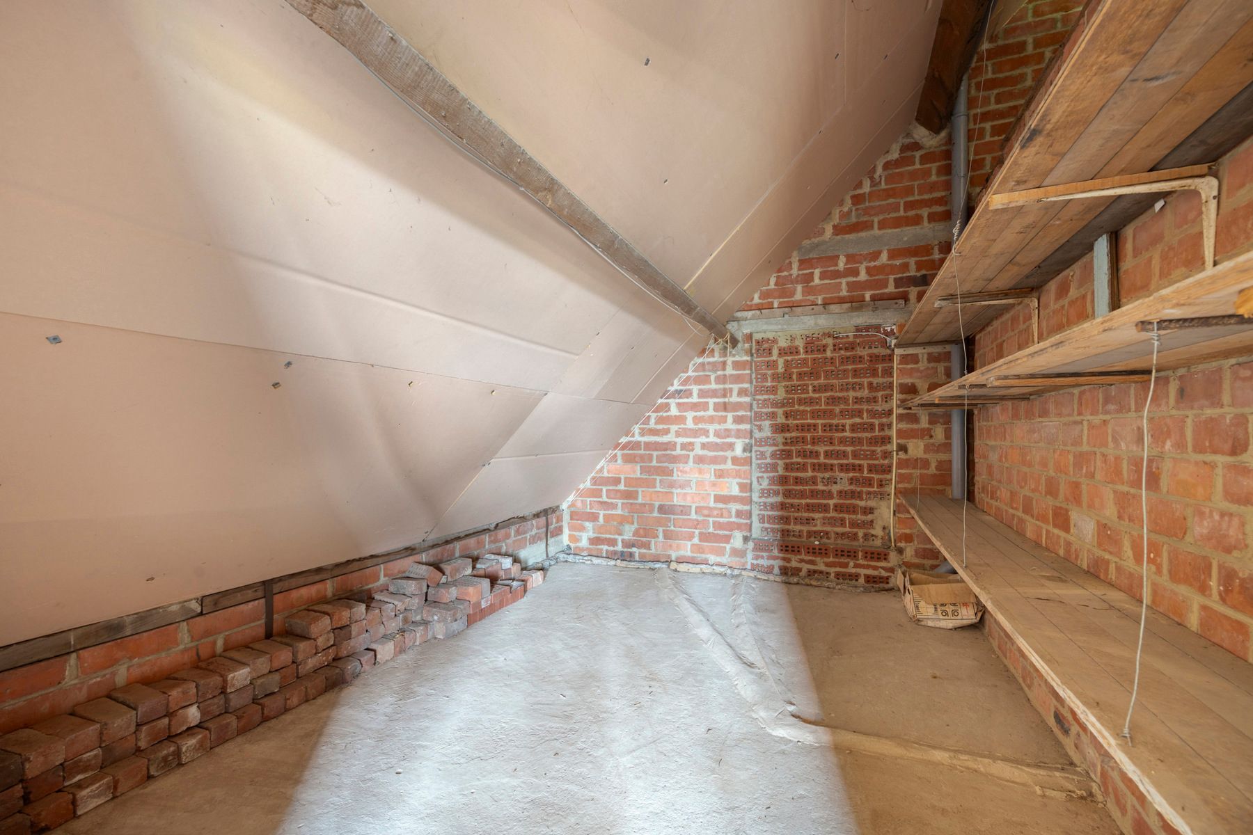 Ruime gezinswoning met garage, veel licht en mogelijkheden tot 6 à 7 kamers, kangoeroewoning of vrij beroep, vlak bij kasteelpark Ter Rijst. foto 39