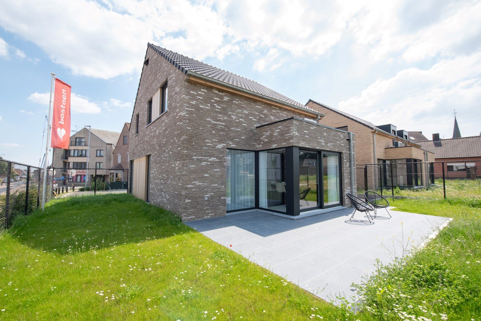 RivaHof is een mix van tien hedendaagse woningen met een plat of hellend dak.  foto 6