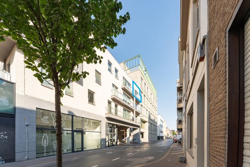 ()=>{if(producerUpdateValueVersion(node),producerAccessed(node),node.value===ERRORED)throw node.error;return node.value} Henri Horriestraat 27/31 - 8800 Roeselare