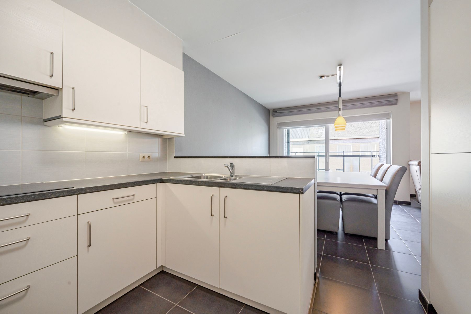 Energiezuinig en instapklaar appartement in centrum Torhout! foto 7