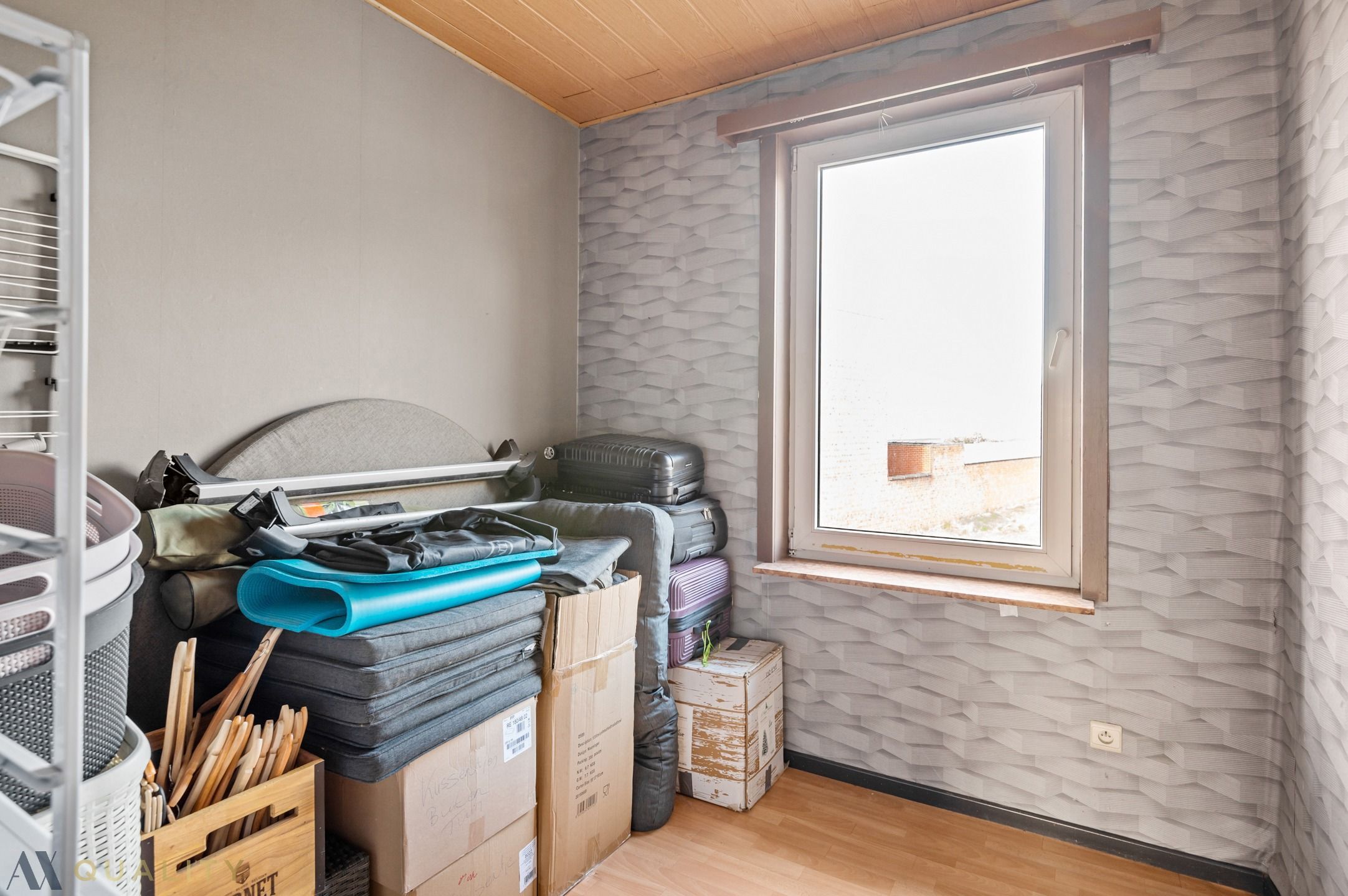 Half-open woning met 3 slpk., oprit, gar., tuin en polyvalente zolderruimte foto 13