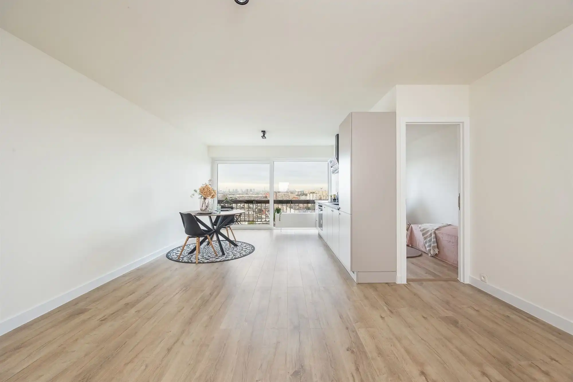 Gerenoveerd app. met 2 slpkmrs. en terras foto 10