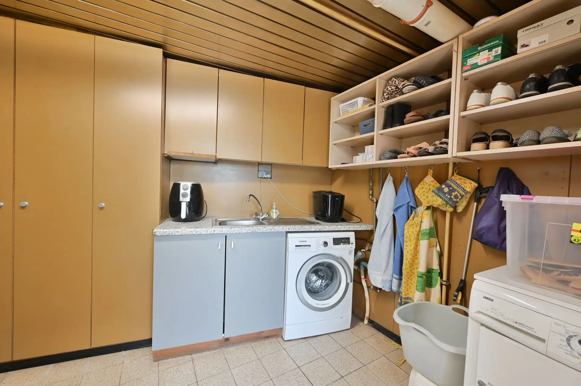 Karaktervolle woning met 4 slpks en prachtige tuin op een toplocatie foto 17