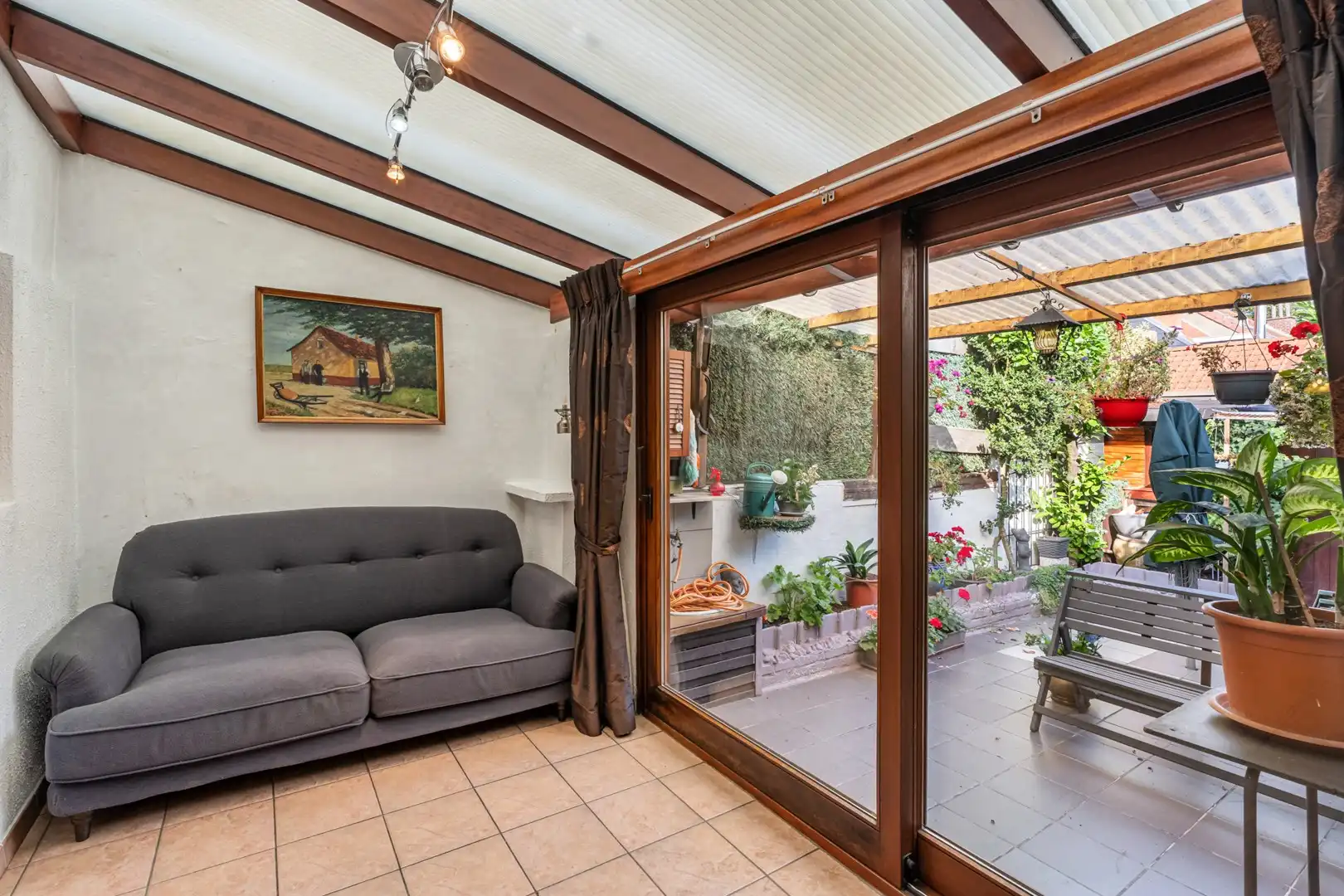 Rijwoning met veel potentieel en authentieke elementen te Evere foto 4