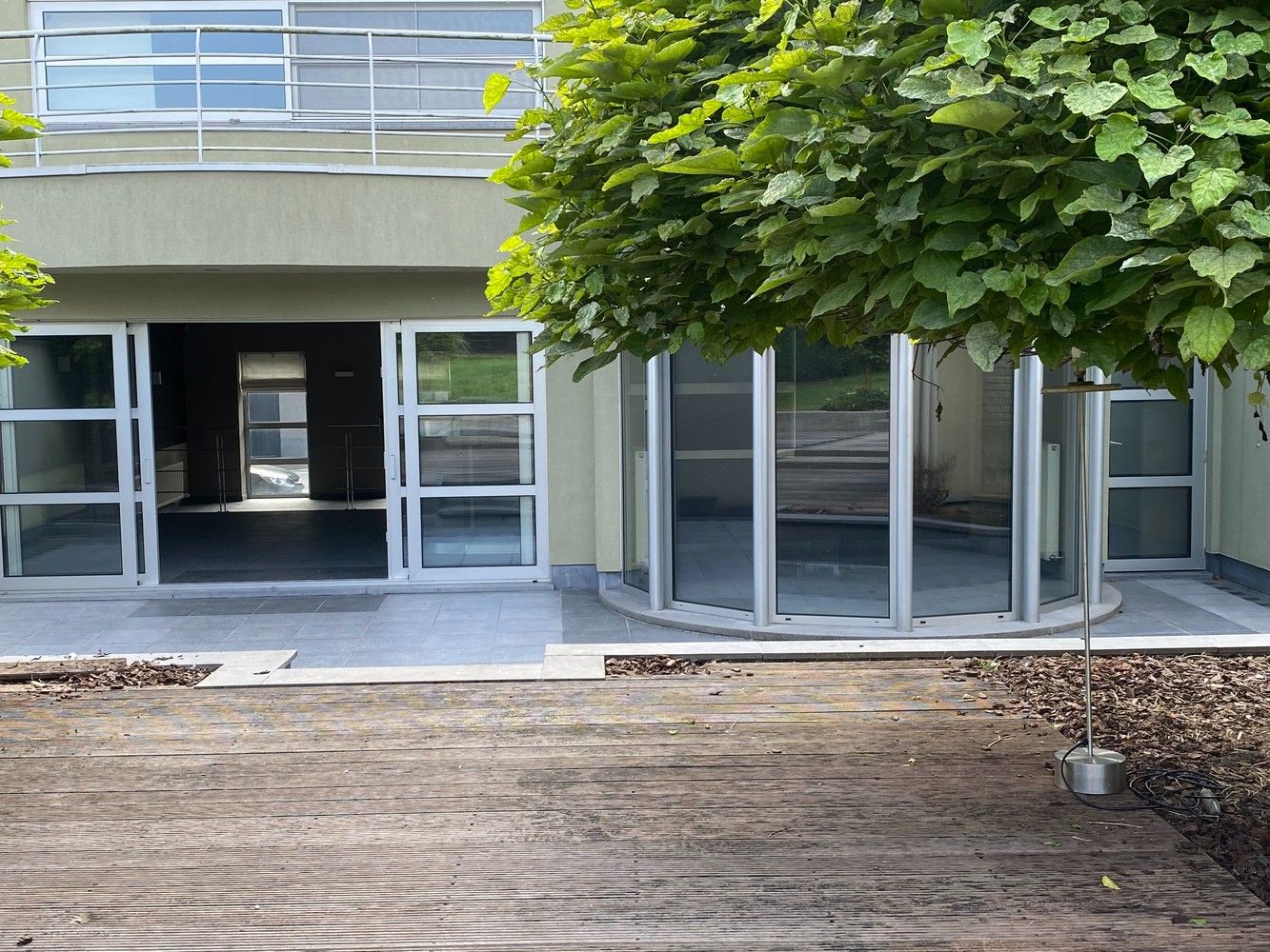 Mutifunctioneel pand met ruime woonst en tuin foto 4