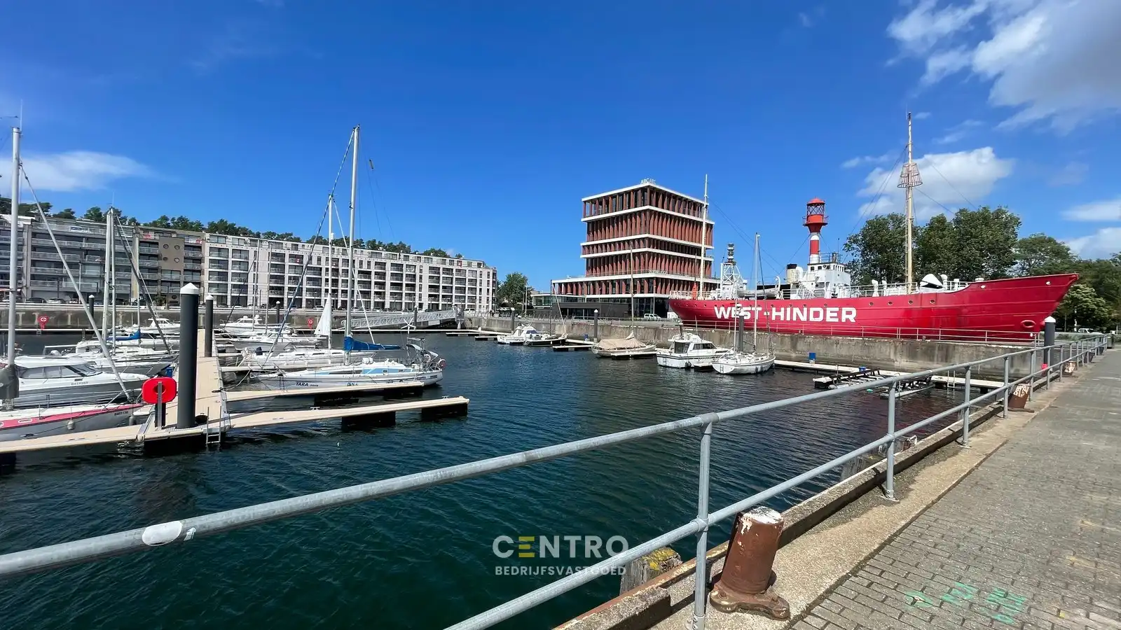 Pop-up zomerbar op toplocatie nabij de jachthaven van Zeebrugge. foto 8