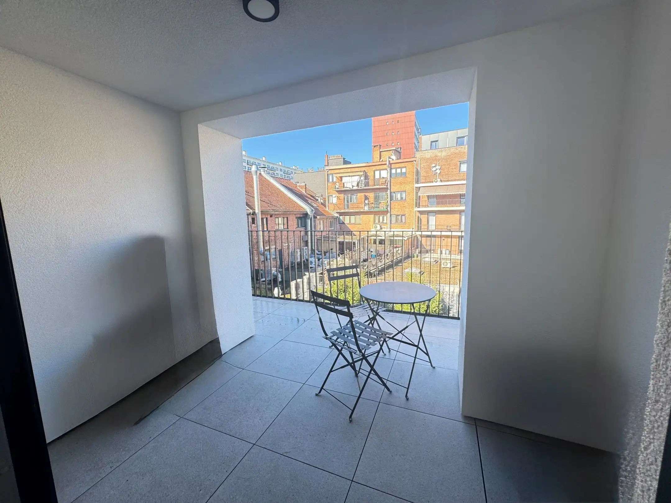 Prachtig gerenoveerd appartement in het centrum van Genk foto 10