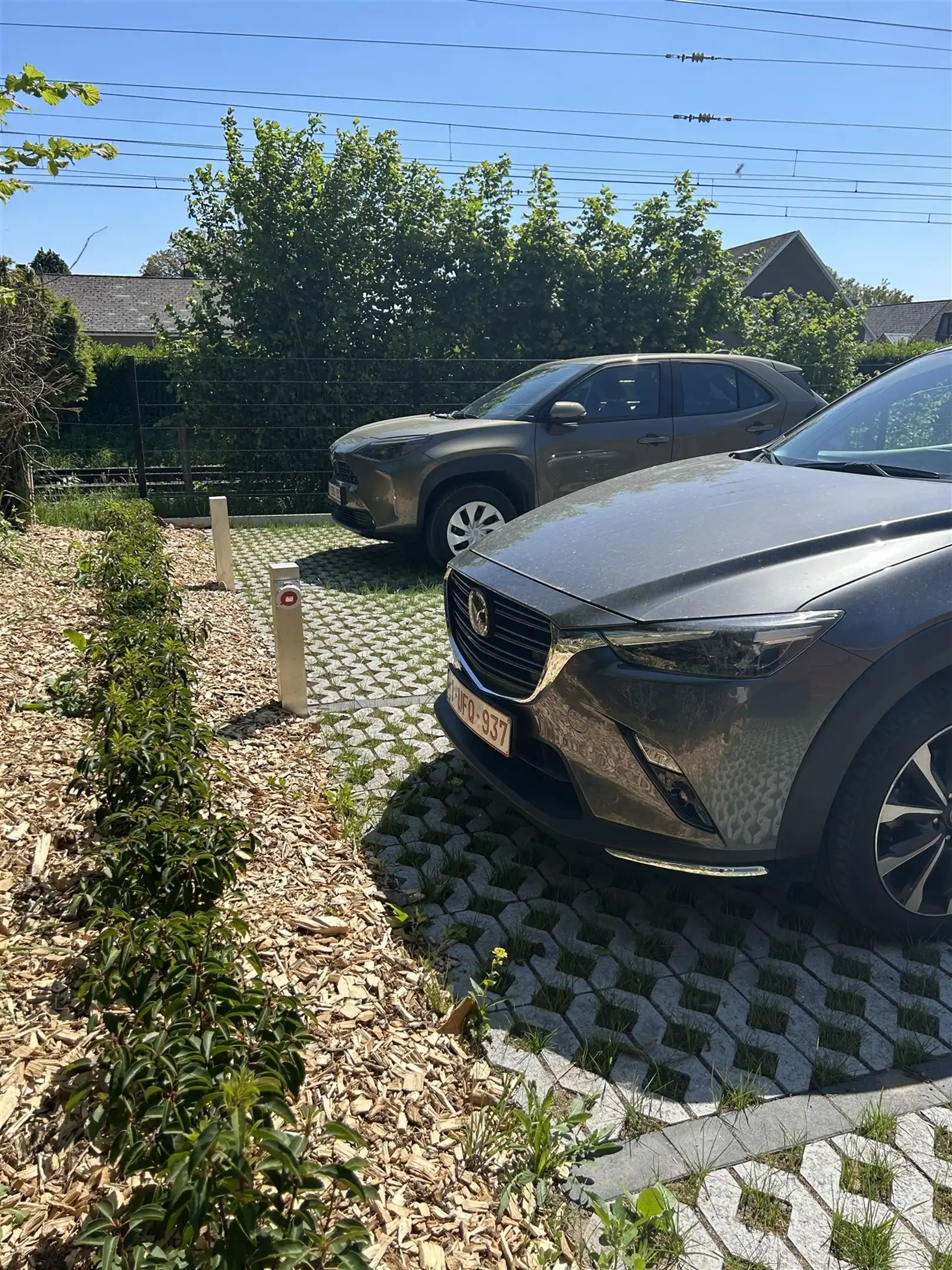 Afgesloten staanplaatsen met mogelijkheid tot elektrisch laden foto 5