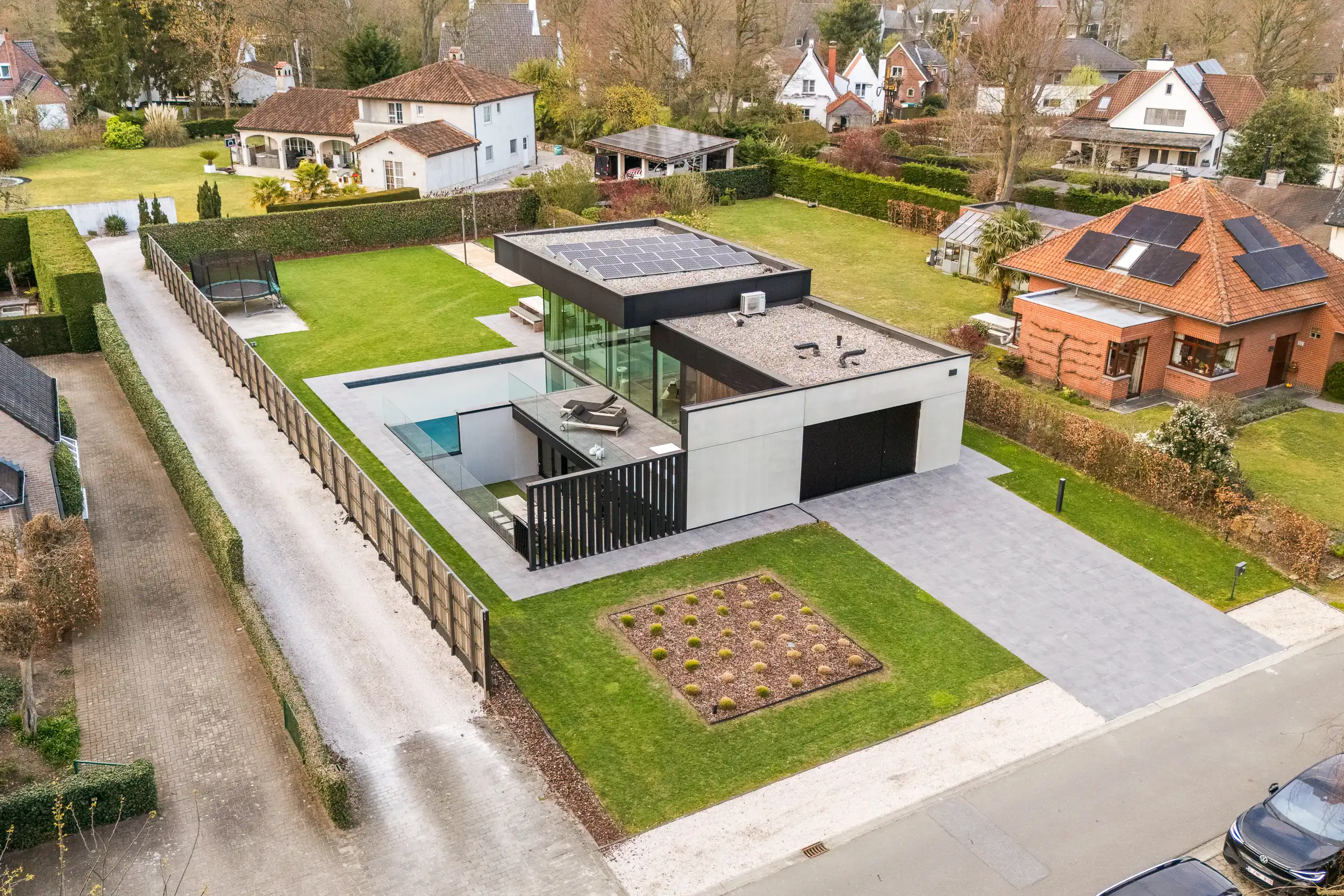 Designvilla in residentiële, doodlopende, woonwijk foto 2