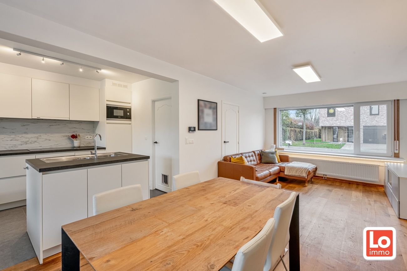 Instapklare gesloten bebouwing met garage op een rustige en goede locatie in wijk ‘Lobos’ nabij het centrum van Lochristi! foto 7