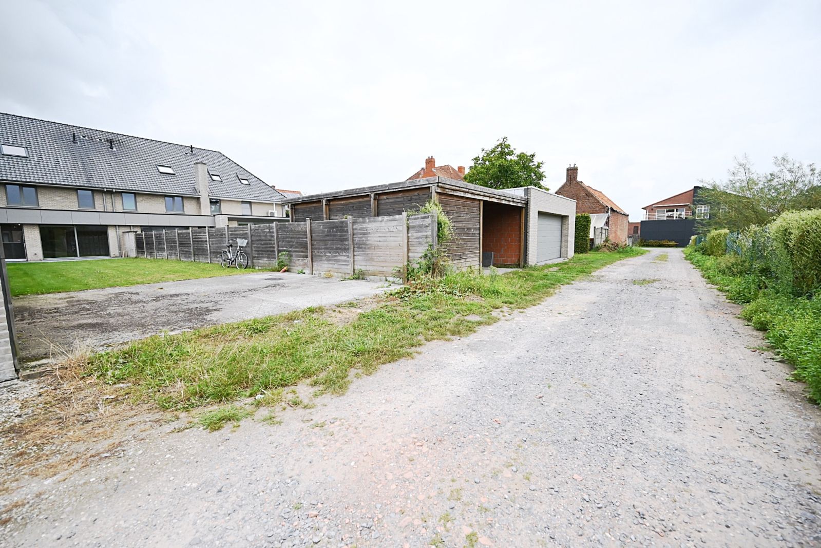 Ruime woning met 3 slaapkamers en uitweg foto 9