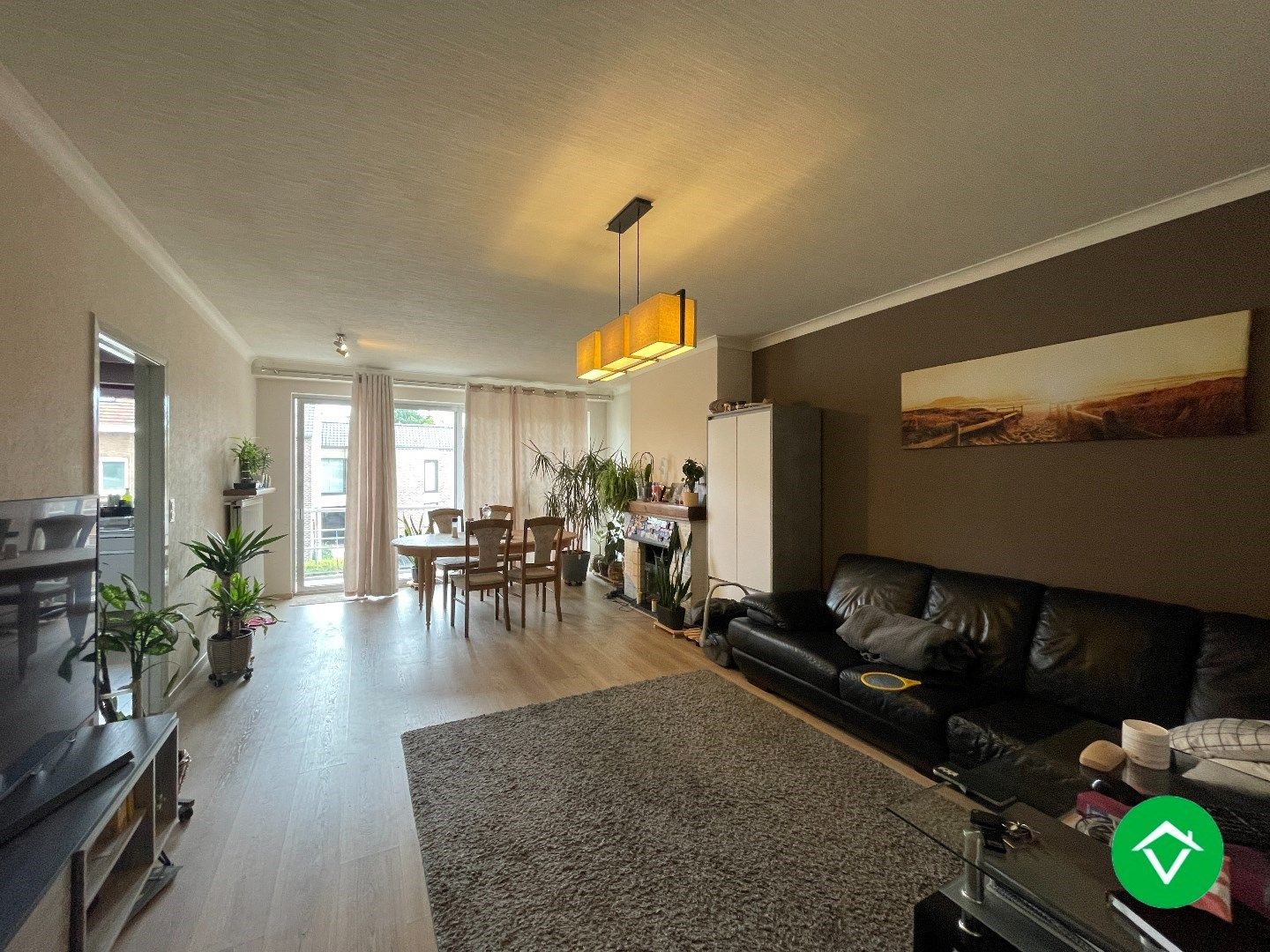 Centraal gelegen appartement met 2 slaapkamers en garage te Roeselare foto 3