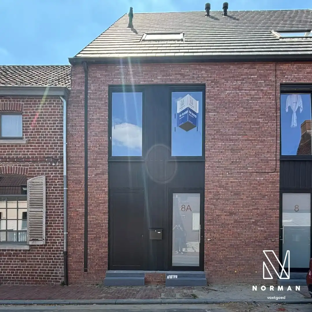 Nieuwbouwwoning met drie ruime slaapkamers! foto {{pictureIndex}}