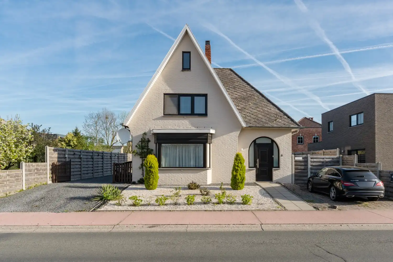 Instapklare, charmante woning op topligging nabij de Nederlandse grens foto {{pictureIndex}}