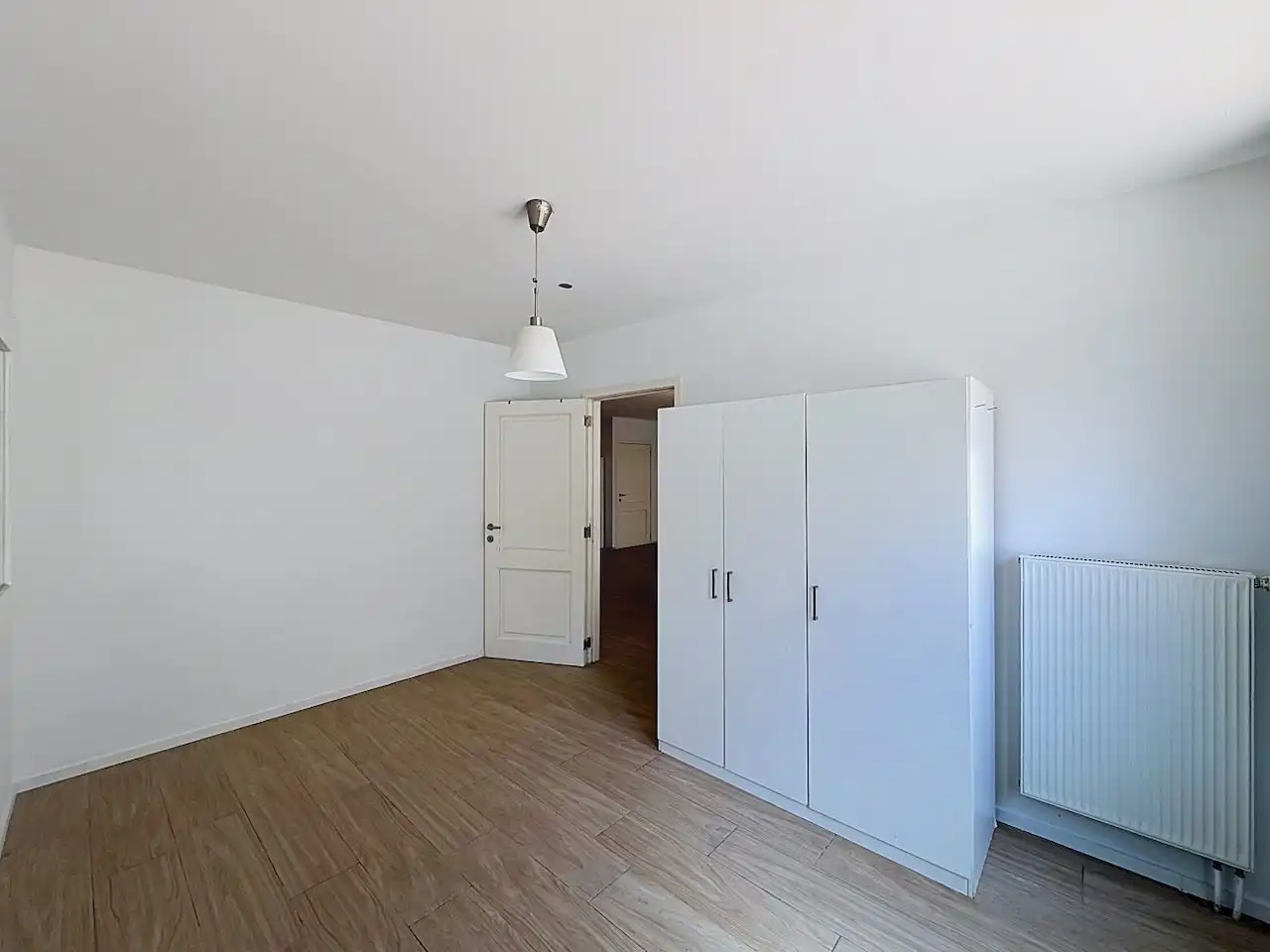 Buitengewoon ruim gelijkvloers appartement met 3 slaapkamers en hobbyruimte foto 14