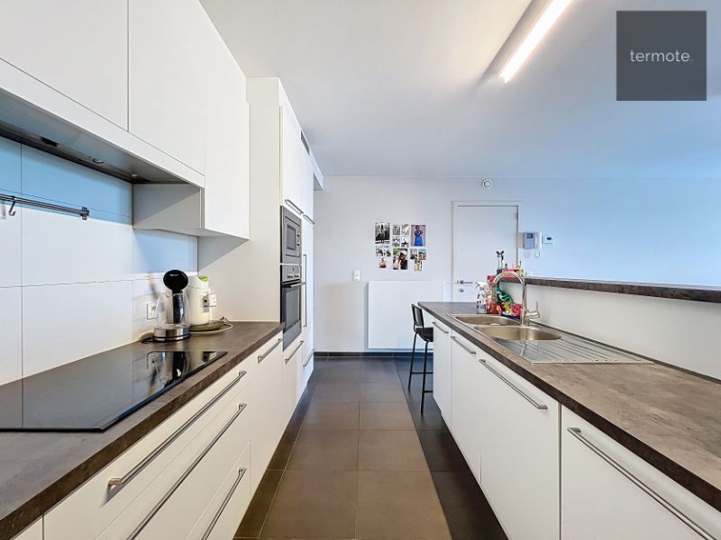 Ruim appartement foto 8