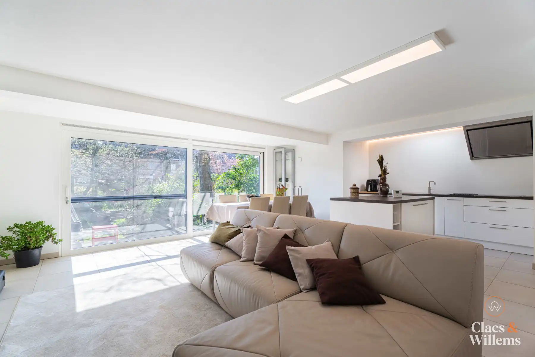 Charmante, ruime en energiezuinige kangoeroewoning te Halle foto 2