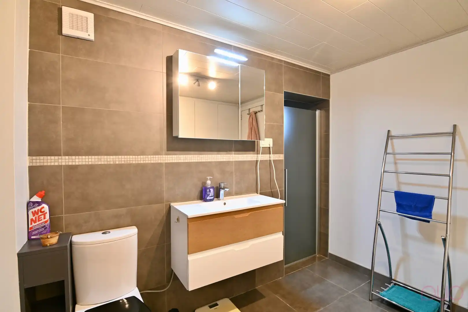 Instapklare woning met 4 slaapkamers en tuin foto 11