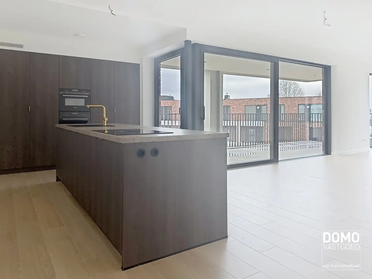 RUIM APPARTEMENT MET PRACHTIG TERRAS, LIFT EN GARAGEBOX IN CENTRUM KERMT foto 3