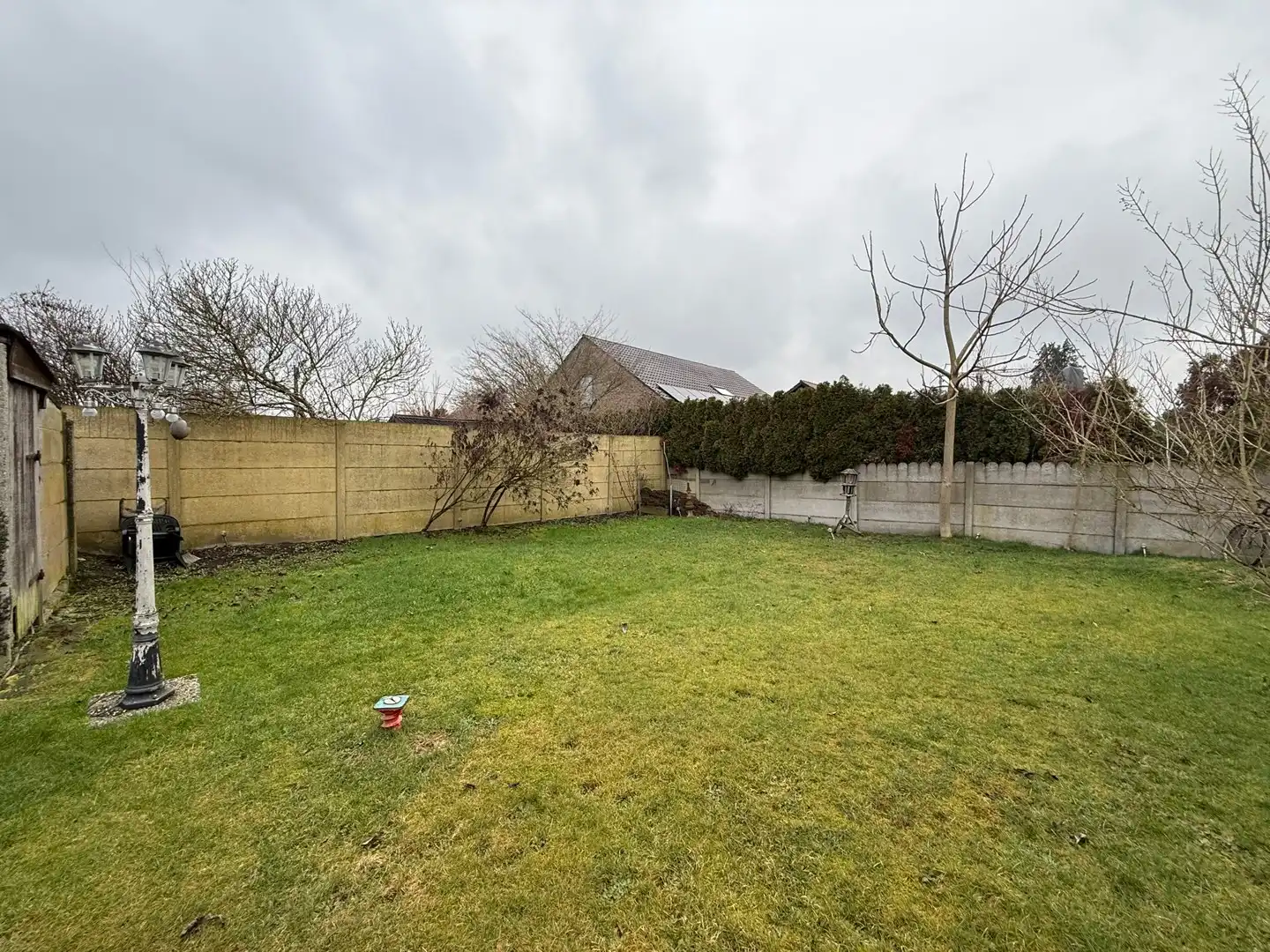 Opbrengsteigendom bestaande uit 2 halfopen woningen met garage en tuin te Hechtel. foto 41