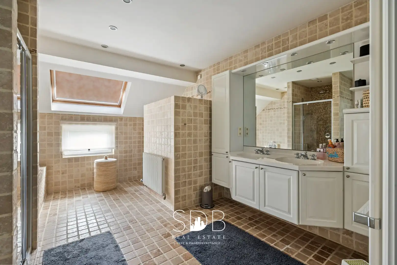 Prachtige landelijke hoeve woning met gezinstuin en graslanden op 1hectare foto 19