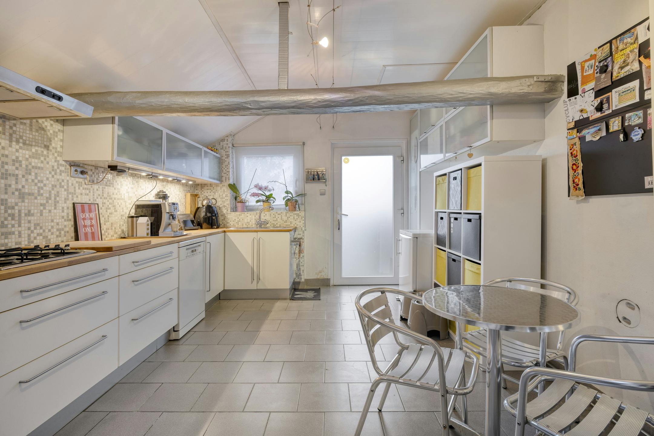 Charmante woning met potentieel te koop in Steenokkerzeel foto 7