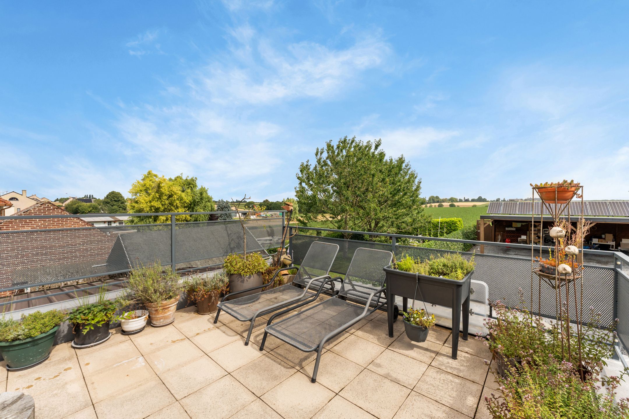 Veelzijdige woonst met eindeloos potentieel foto {{pictureIndex}}