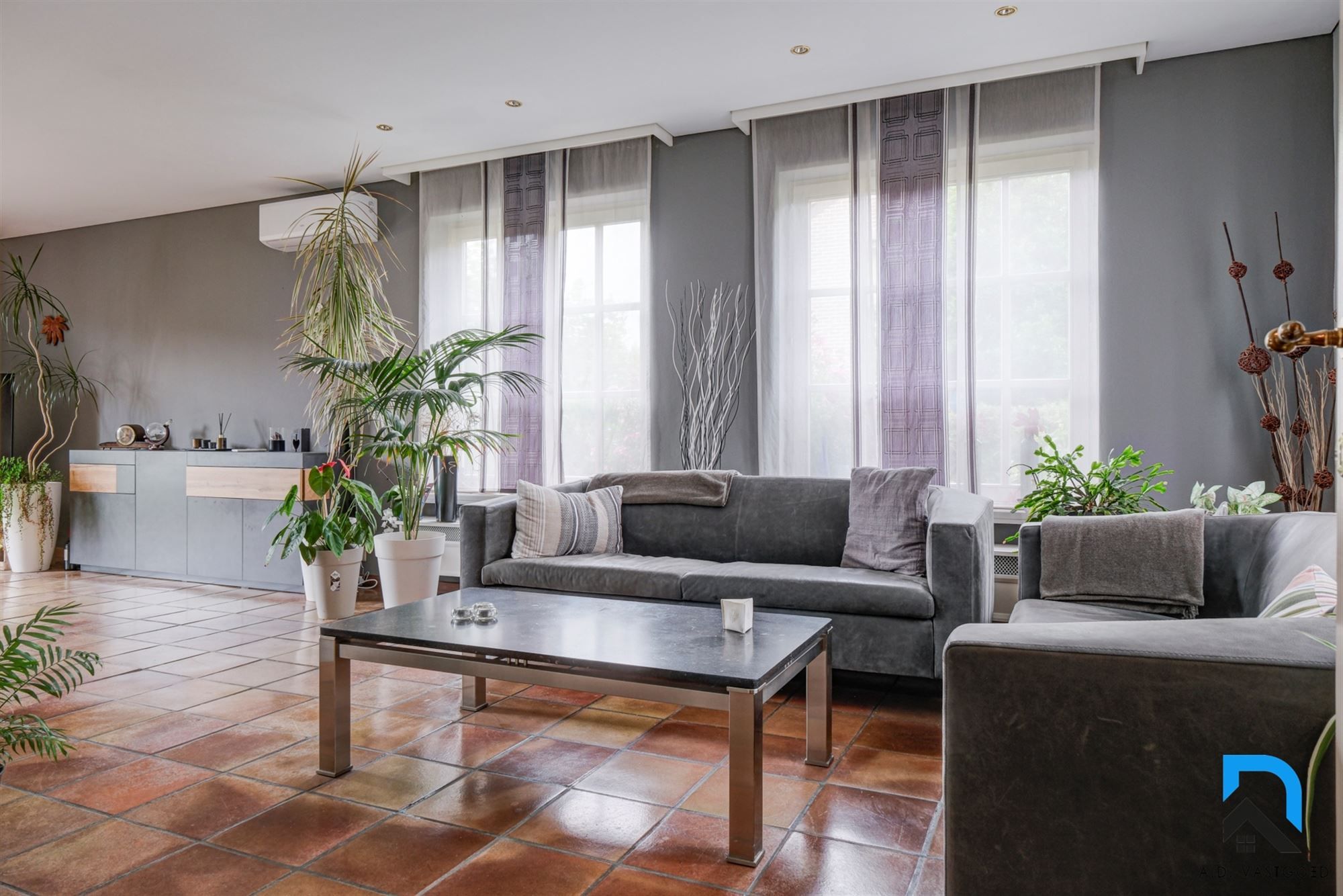 Ruime woning met 5 slaapkamers op toplocatie foto 6