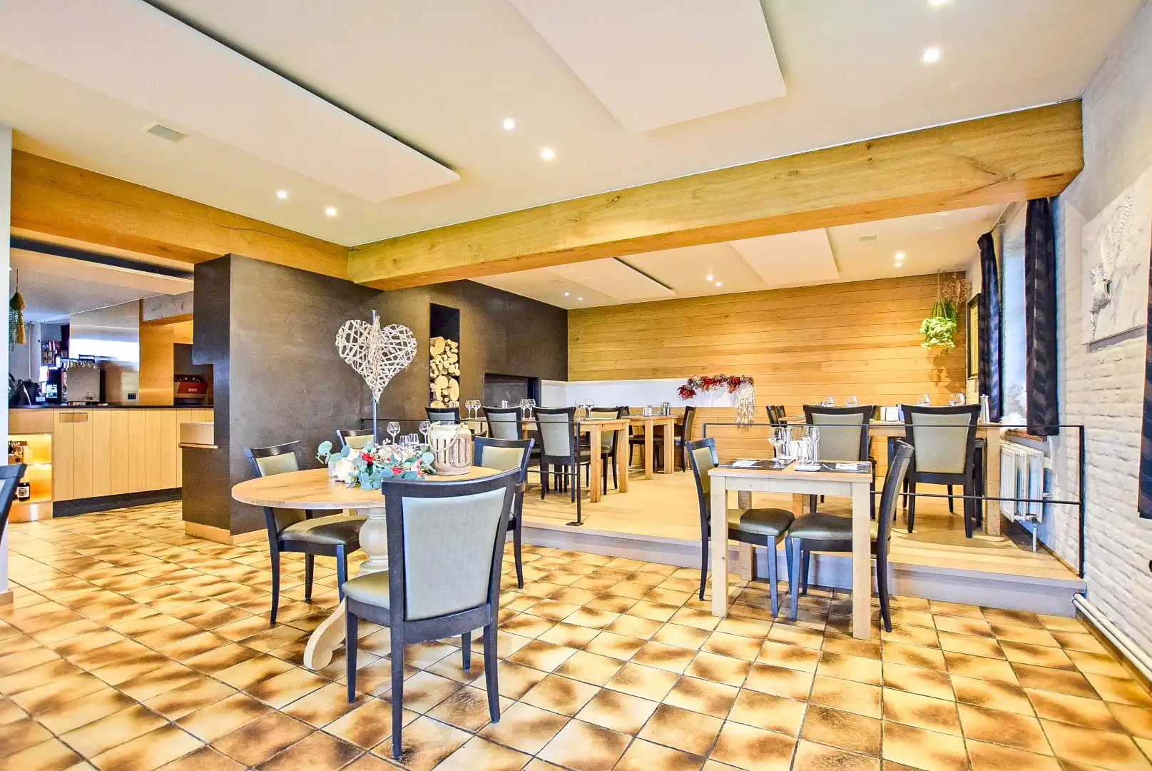 Restaurant met privéwoning en 2 B&B-kamers op 4.370 m² foto 10