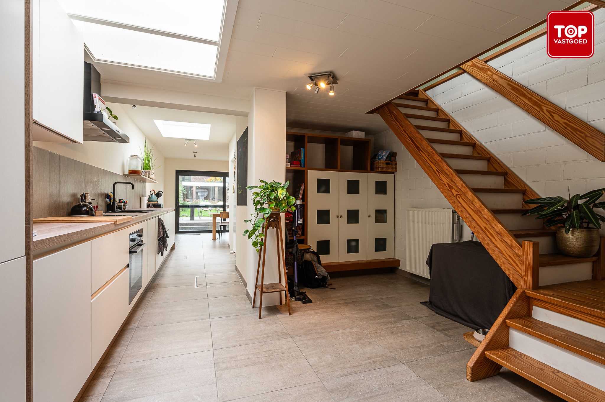 Instapklare woning met 2 slaapkamers en prachtige tuin foto 12