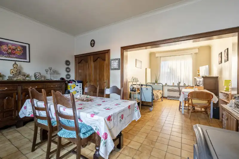 Halfopen woning met uitweg in centrum Ingelmunster. foto 4