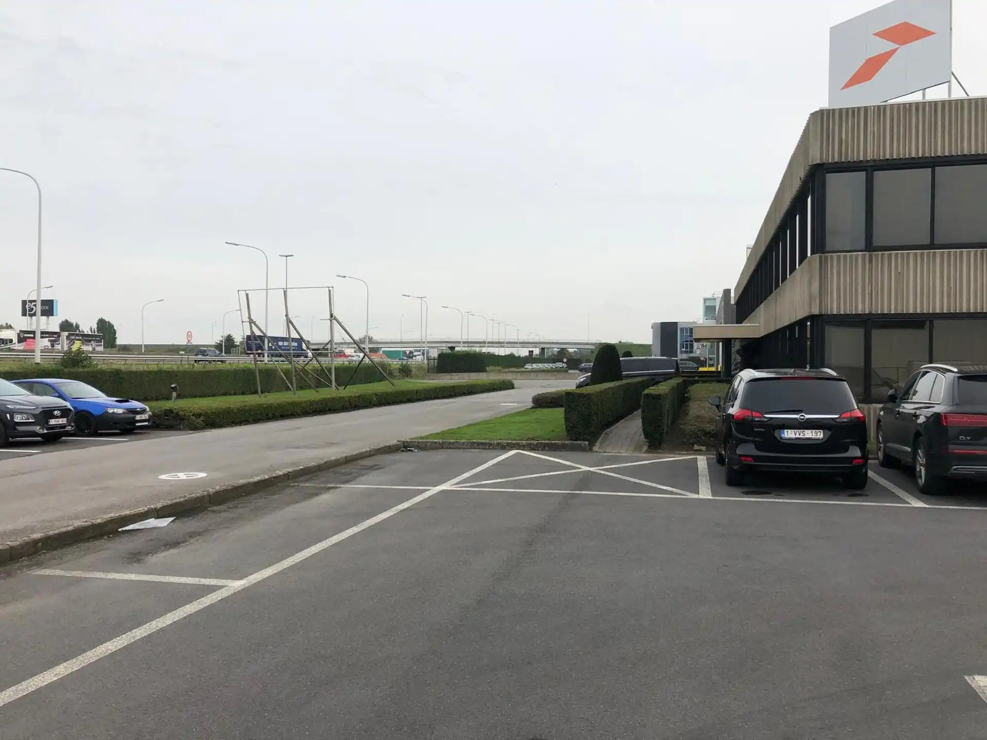 Logistiek magazijn langs E17 tot +/- 3.000m² met loskades foto 14
