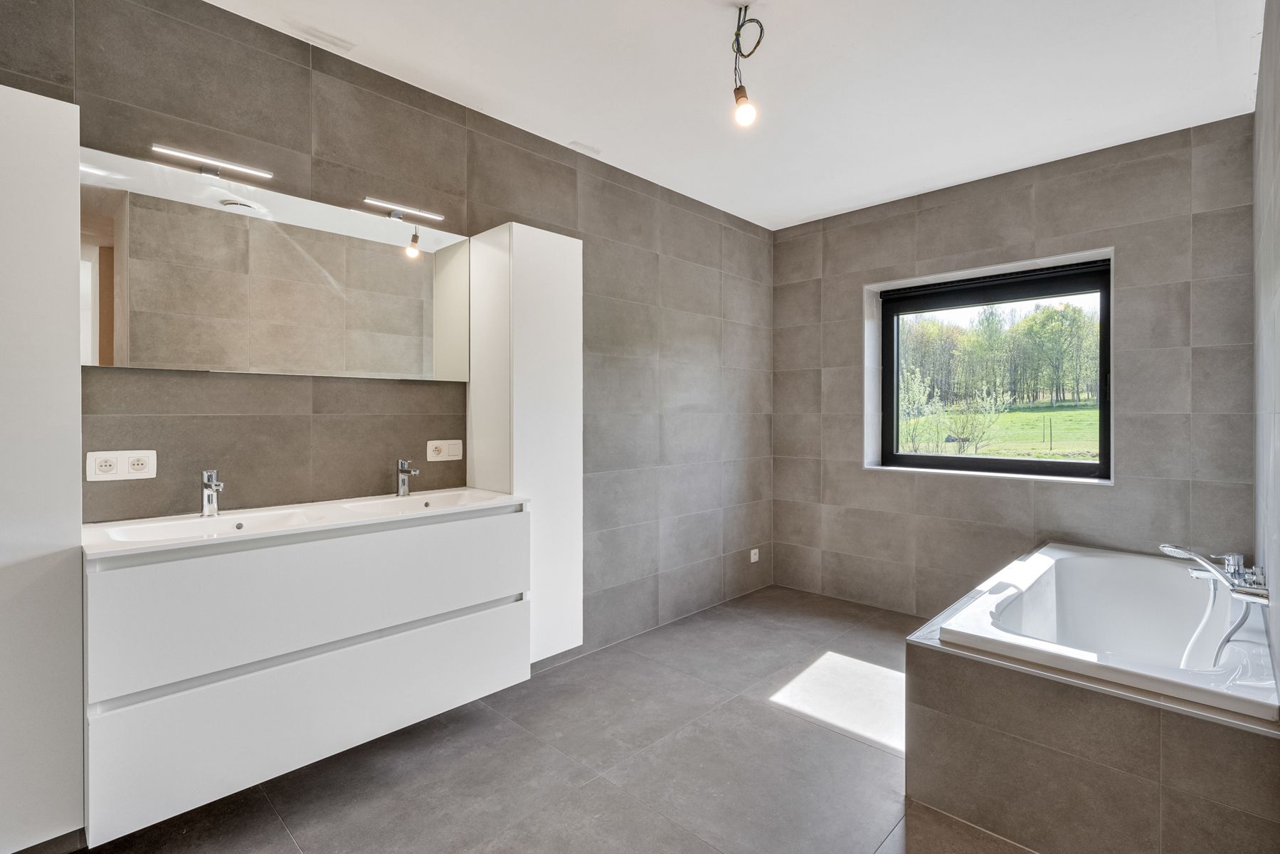 Instapklare nieuwbouwwoning met uitzicht op de velden foto 14
