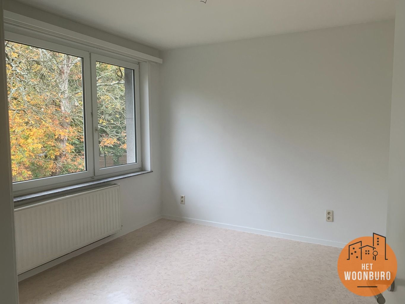 Appartement 1e Verd. + kelder + buitenstaanplaats foto 12