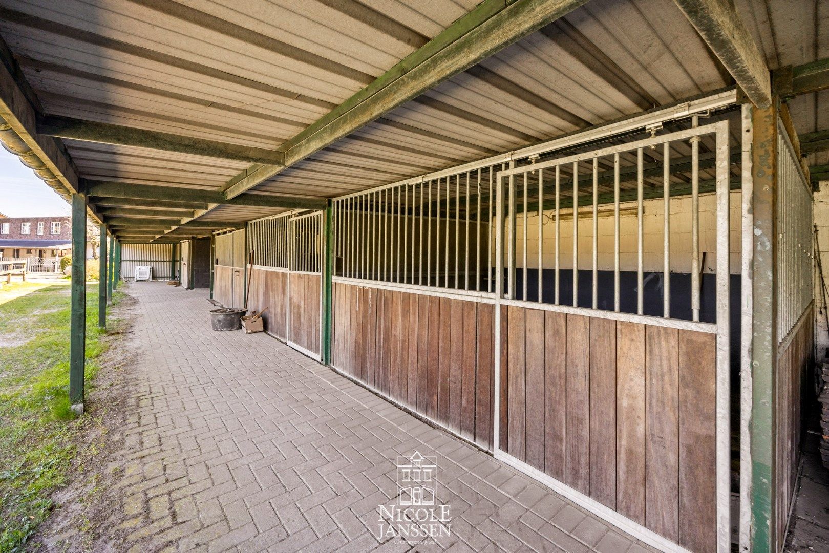 Vrijstaande woning op royaal perceel foto 26