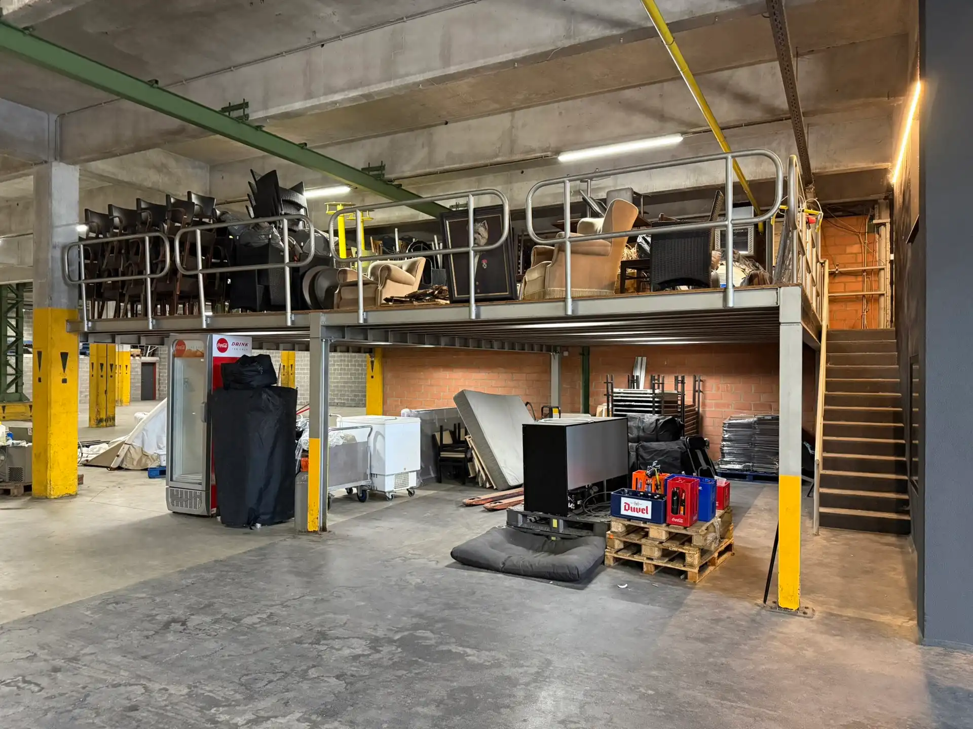 Magazijn met kantoren te huur nabij de Haven van Antwerpen foto 8