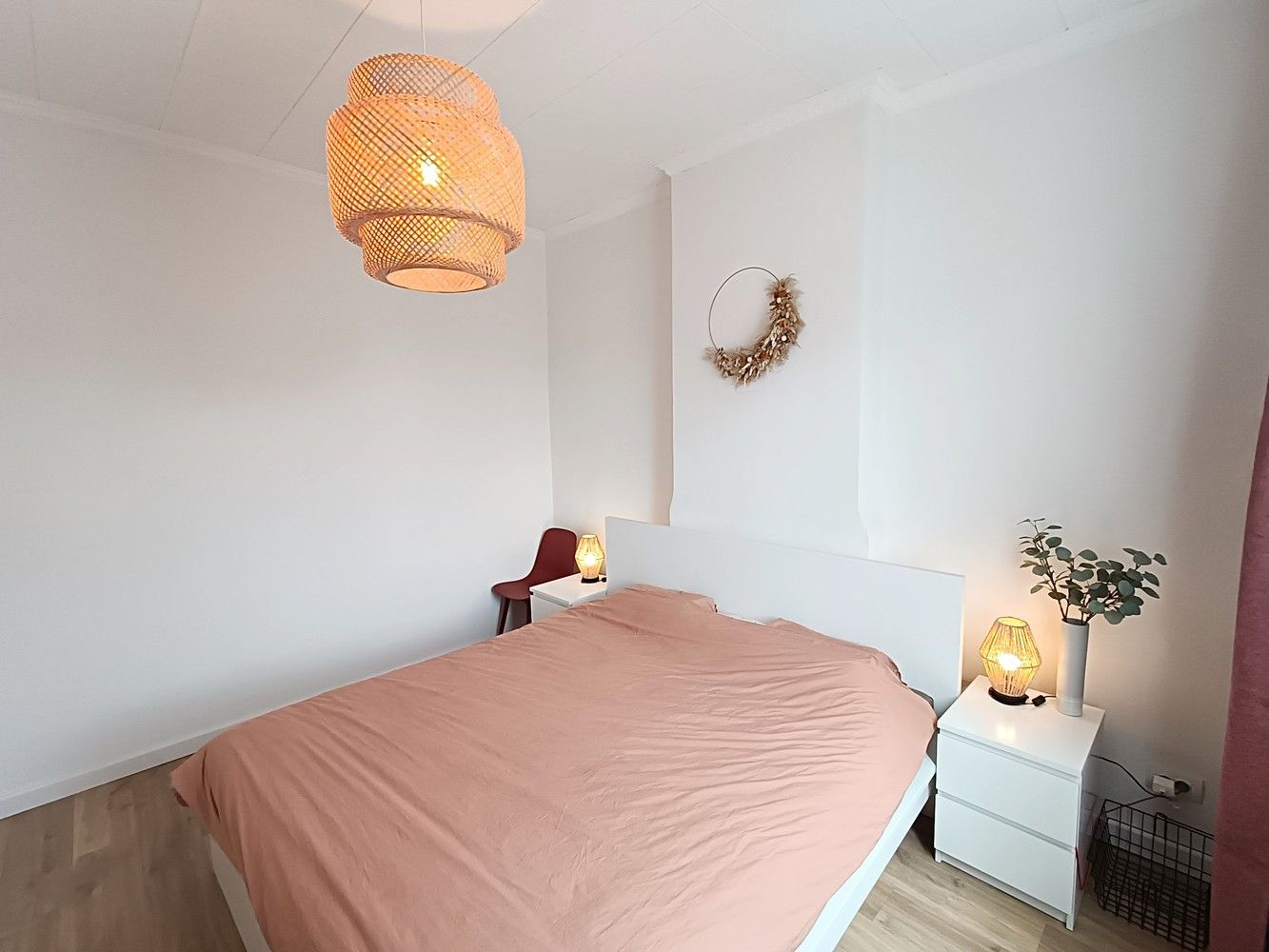 Vooraan Assebroek, vlakbij het Station TOTAAL RECENT GERENOVEERD RUIM ENERGIEZUINIG BURGERSHUIS met 5 SLAAPKAMERS en ZUID-gerichte TUIN foto 9