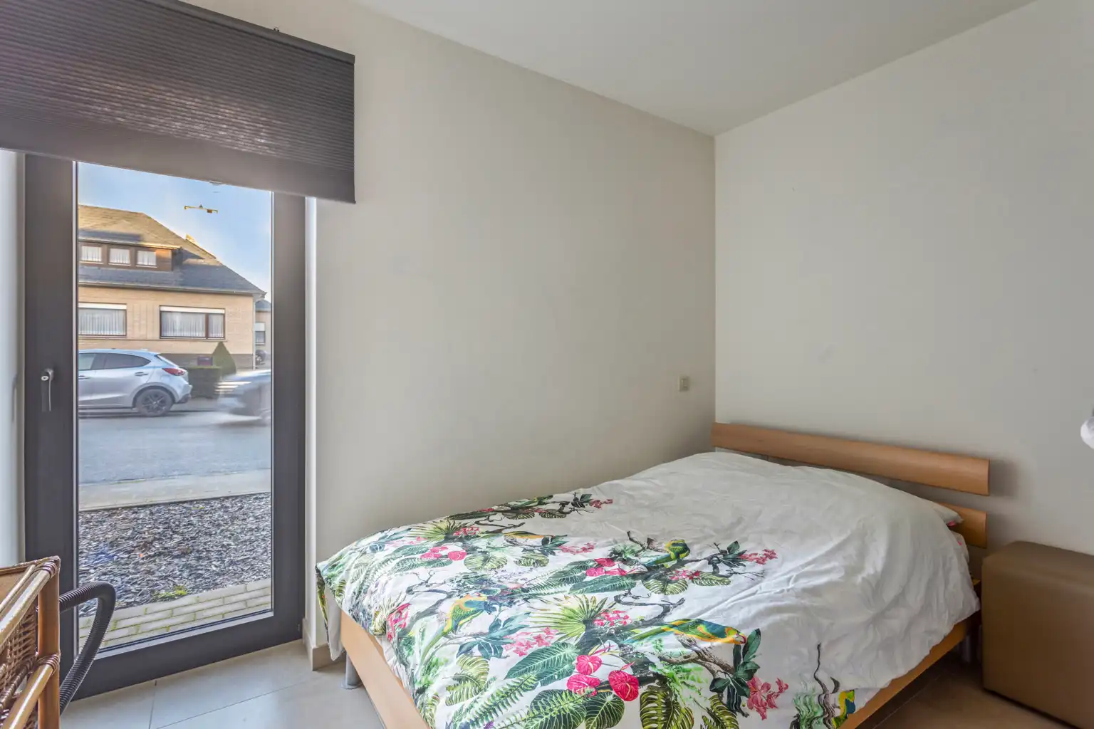 Gelijkvloersapp. in uitstekende staat met 2 slpks en carport foto 10