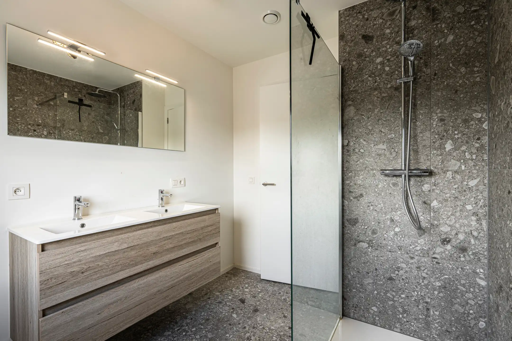 Luxe penthouse met 3 slaapkamers en riant terras van 46m² foto 15