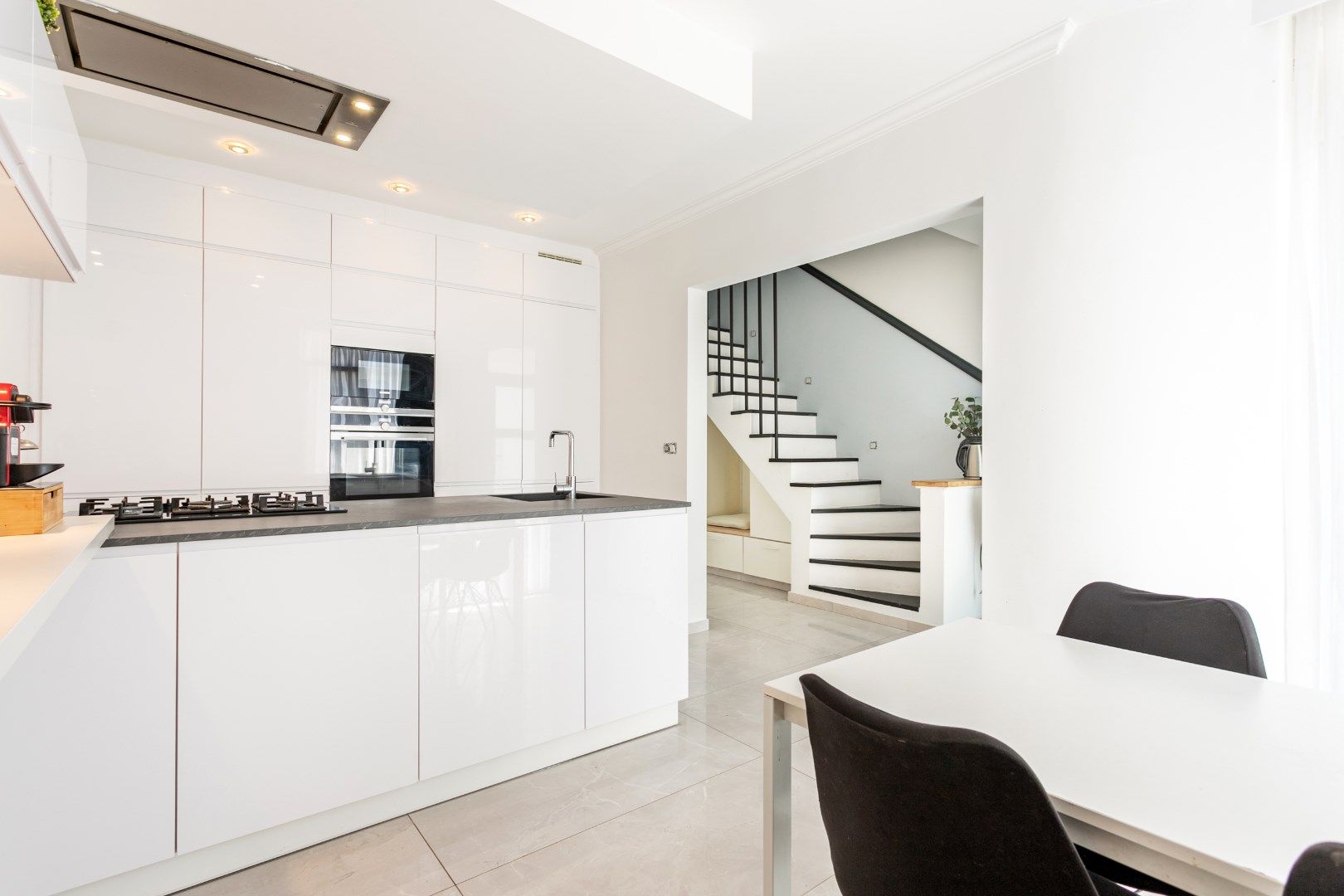 Ruime en energiezuinige (EPC A) woning met 5 slaapkamers, bureau, garage en tuin foto 12