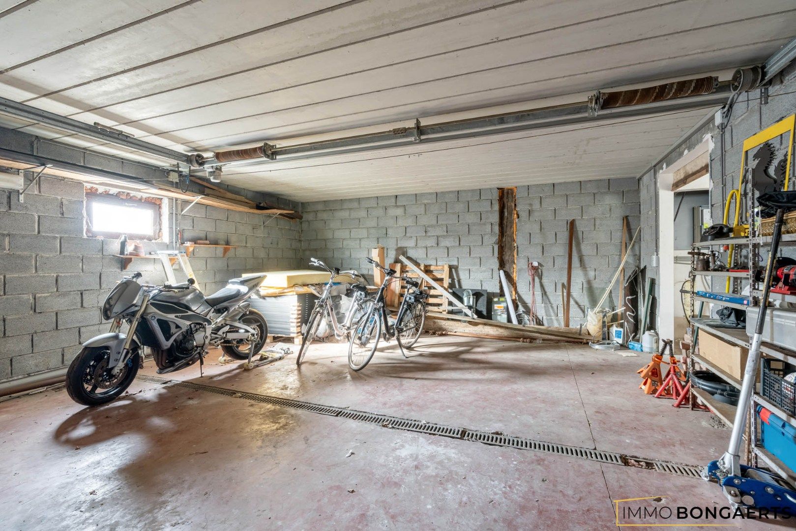 Rustig gelegen te renoveren woning op een uitzonderlijk perceel foto 16