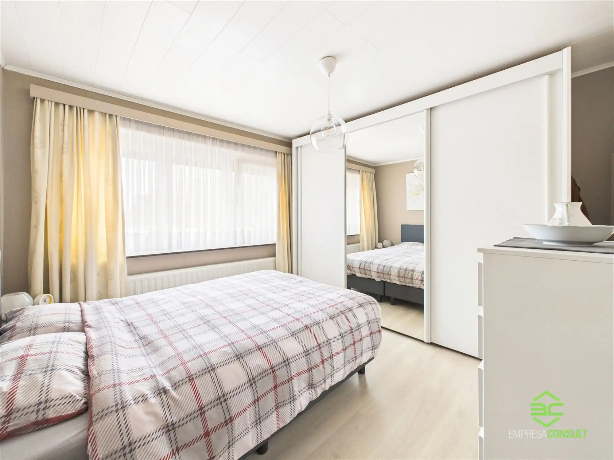 Gezinswoning met 3 slpk op 10a68ca in het centrum! foto 13