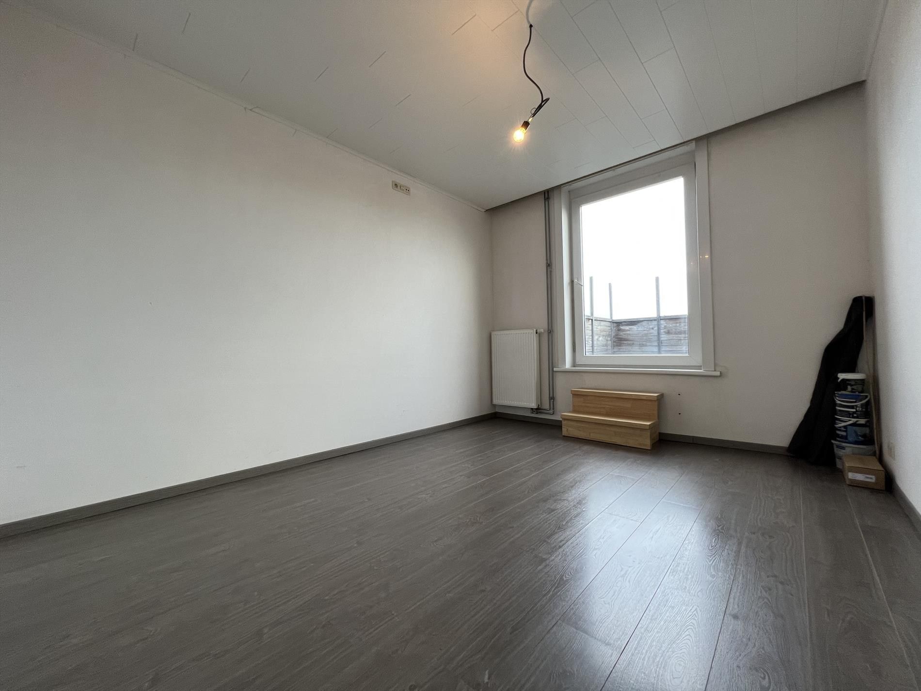 Charmant duplexappartement met 3 slaapkamers en terras te Ieper foto 7