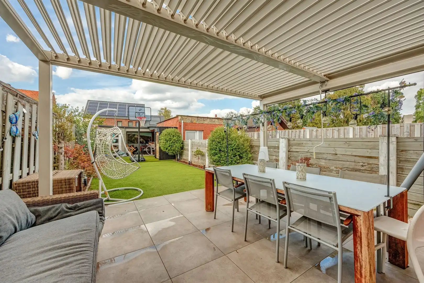 Ruim wonen in Tuinwijk met tuin, garage en vier slaapkamers foto 8
